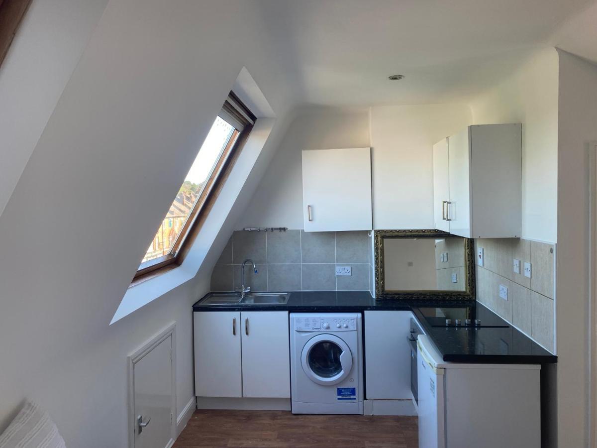 Studio Flat Hatch End Ngoại thất bức ảnh