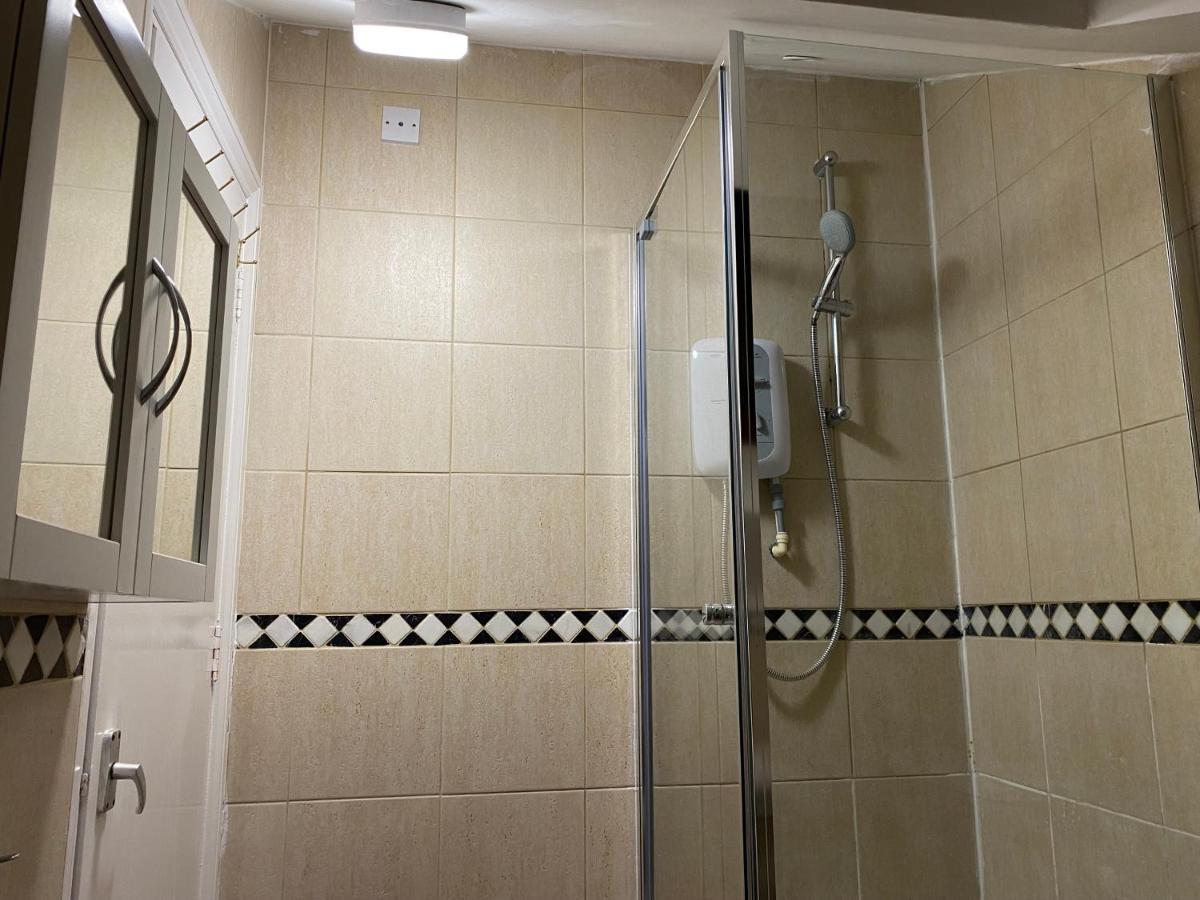 Studio Flat Hatch End Ngoại thất bức ảnh